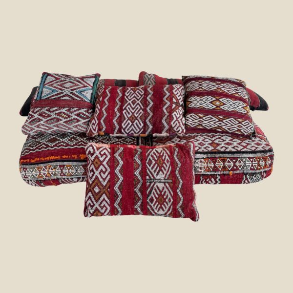 17 - FLOOR CUSHION