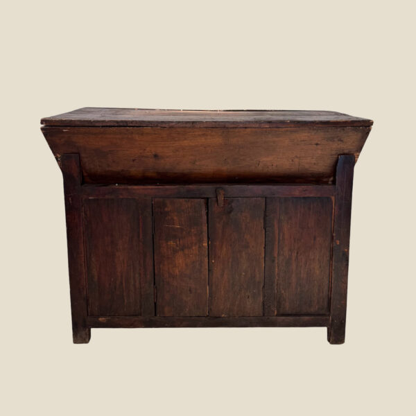 6 - ANTIQUE