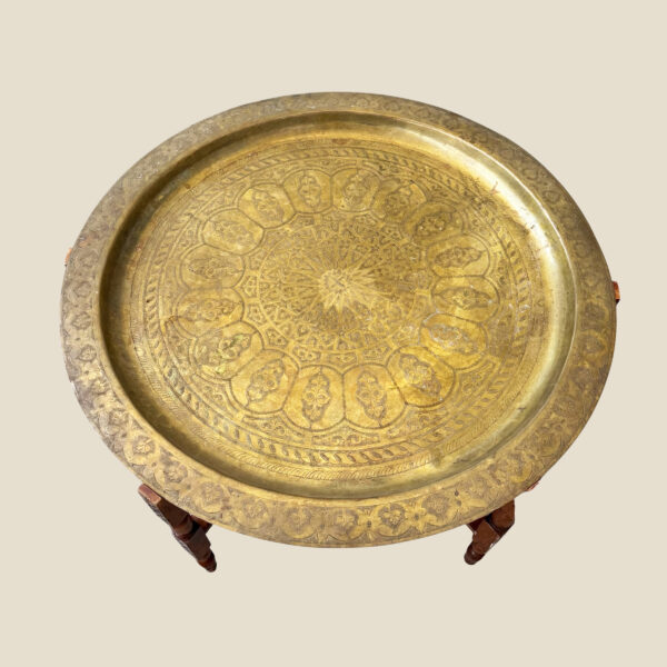 27 - DECORATIVE ACCESSORIES