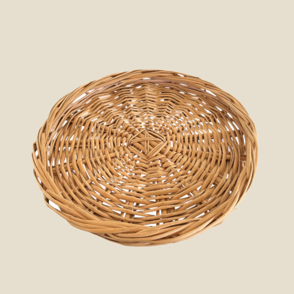 9 - DECORATIVE ACCESSORIES